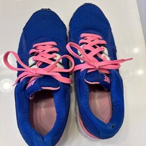 Nike women’s  Sneakers in Blue and Pink